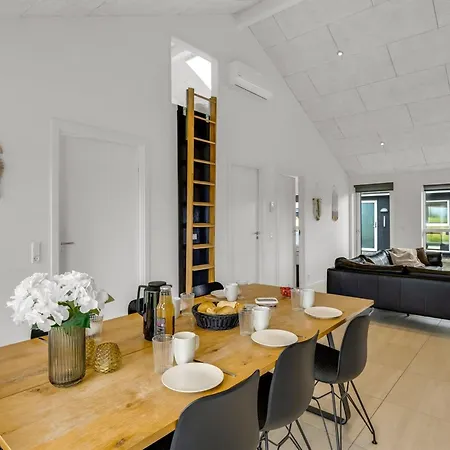 Nyaraló Tatiane - 1-5km From The Sea By Interhome *