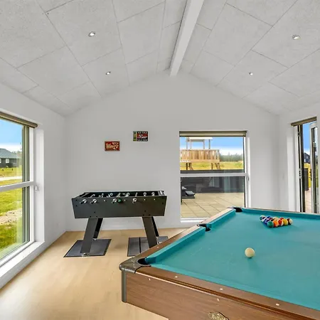 Tatiane - 1-5km From The Sea By Interhome *