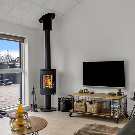 Tatiane - 1-5km From The Sea By Interhome Nyaraló *