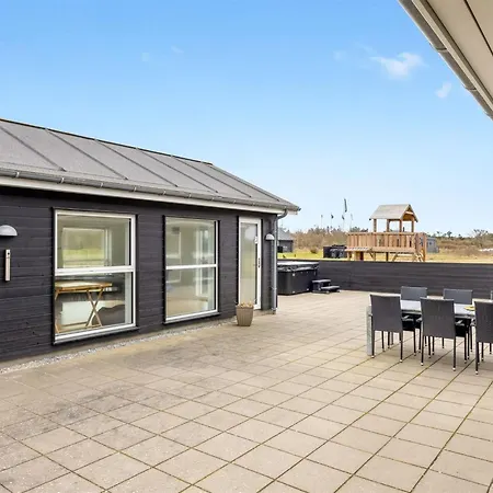 Tatiane - 1-5km From The Sea By Interhome *